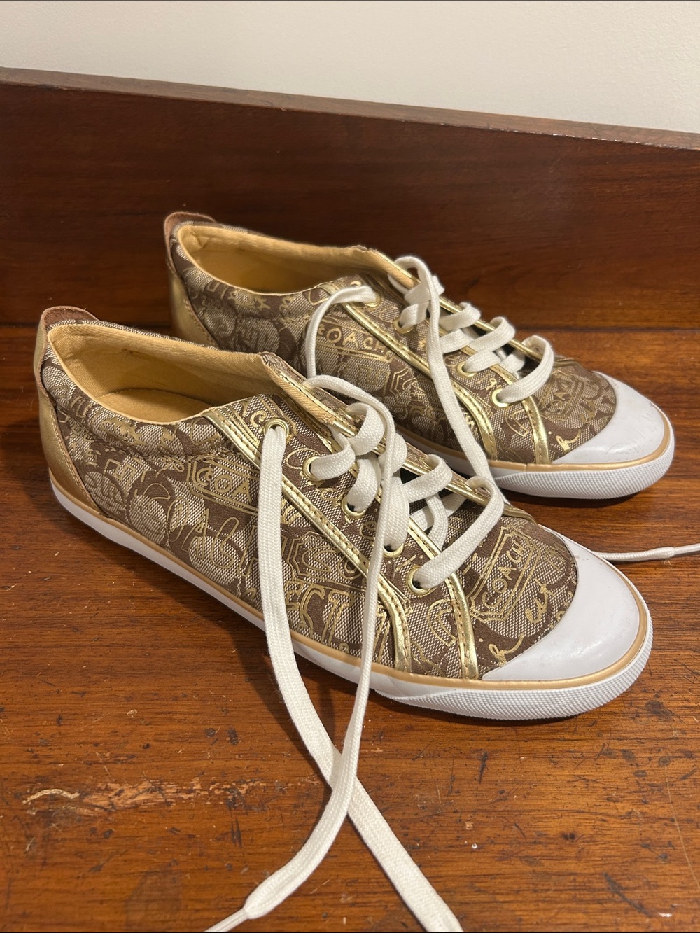Coach Barrett Brown Gold Patterned Women's Casual Lace-Up Sneakers Size 10